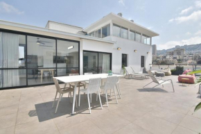 ROOFTOP 42 - Penthouse Duplex